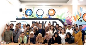 MEMASARKAN PRODUK MELALUI PLATFORM DIGITAL MARKETPLACE